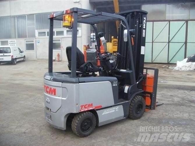 TCM FB25-7 Stivuitor electric