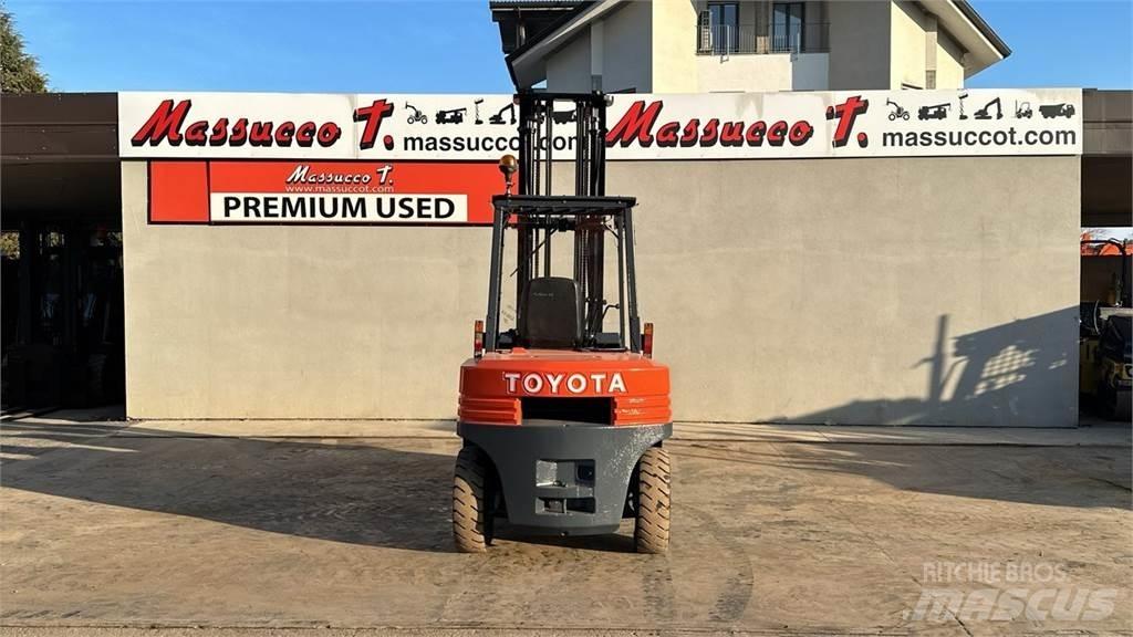 Toyota 02-5FD40 Stivuitor diesel