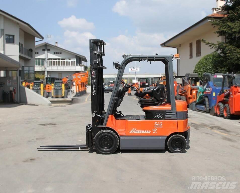 Toyota 7FBMF25 Stivuitor electric
