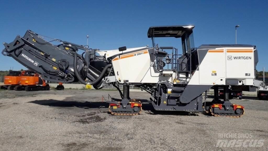 Wirtgen W200Fi Utilaje asfalt cu freze reci