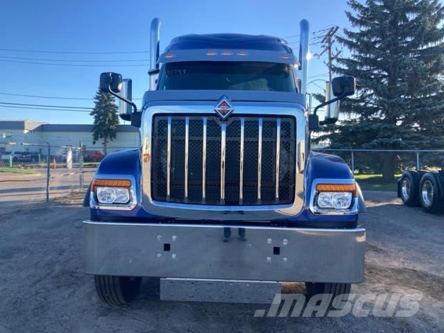 International HX Autotractoare