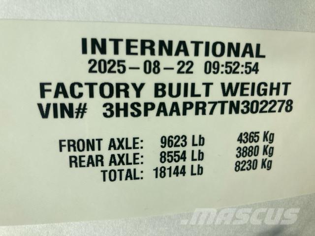 International HX Autotractoare