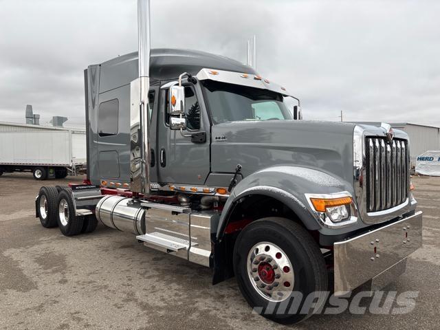 International HX Autotractoare