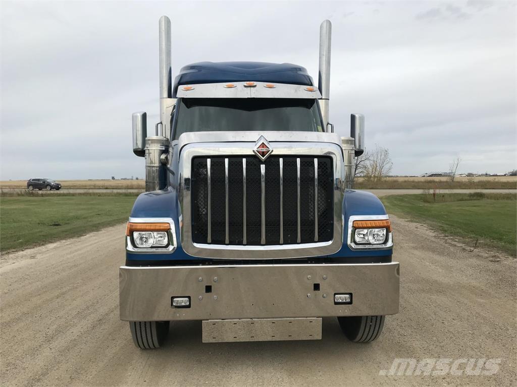 International HX Autotractoare