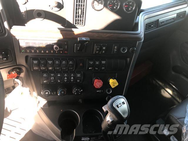 International HX Autotractoare