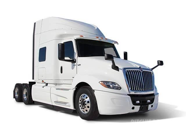 International LT Autotractoare