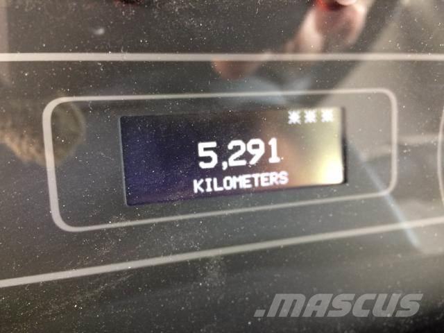 International LT Autotractoare