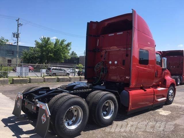International LT Autotractoare