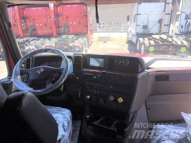 International LT Autotractoare