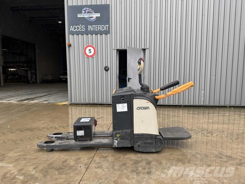 Crown WT 3000 Transpaleta manuala