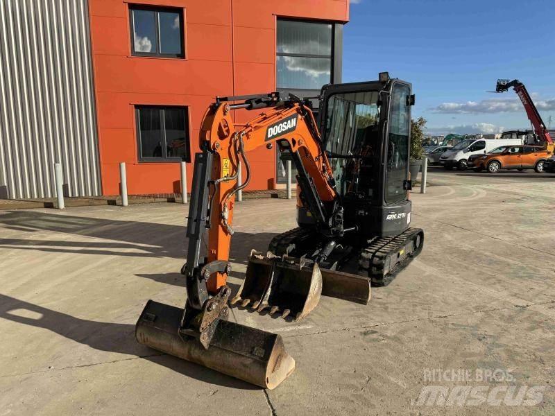 Doosan DX 27 Z Mini excavatoare < 7t