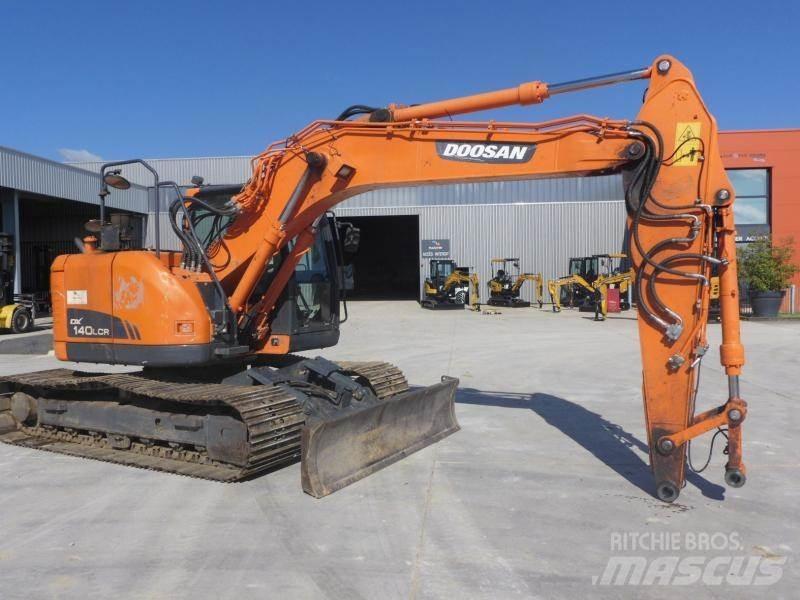 Doosan DX140LC Excavatoare pe șenile
