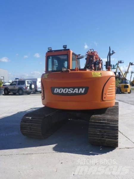 Doosan DX140LC Excavatoare pe șenile
