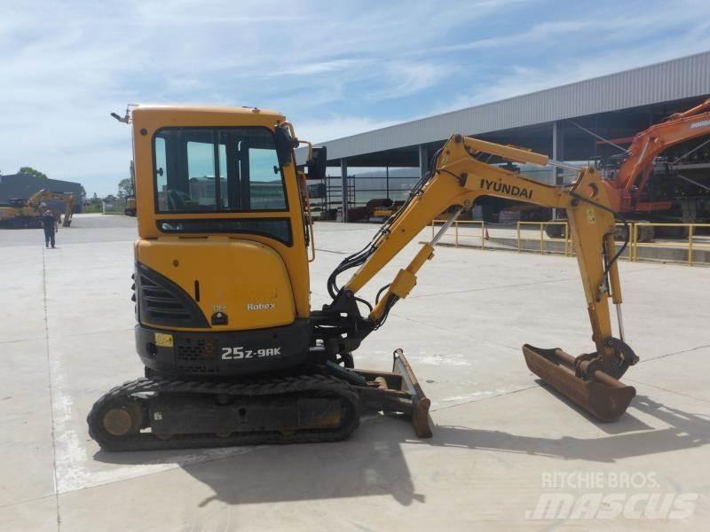 Hyundai R25Z-9A Mini excavatoare < 7t