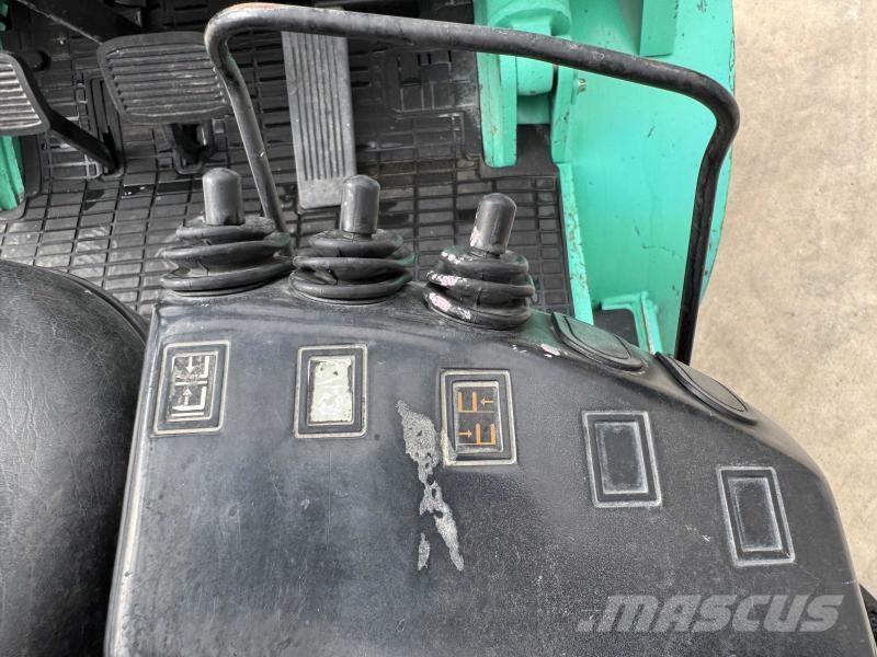 Mitsubishi FG30 Strivuitoare-altele