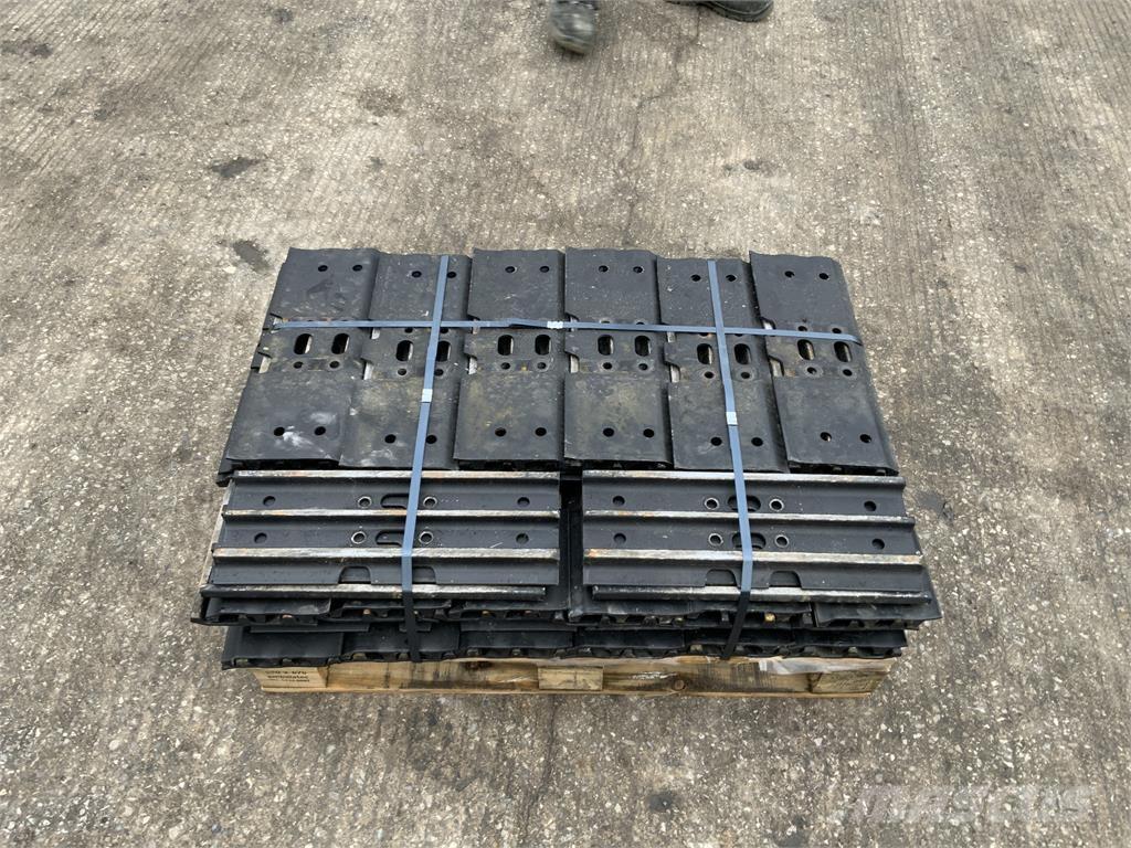  78x 450mm Steel Tracks Utilaje agricole - Altele