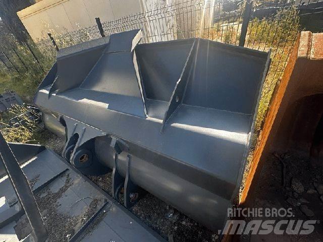 Liebherr  Utilaje construcții - Altele