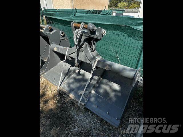 Liebherr CURAGE Utilaje construcții - Altele