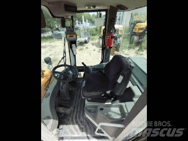 Liebherr L514 Incarcator pe pneuri