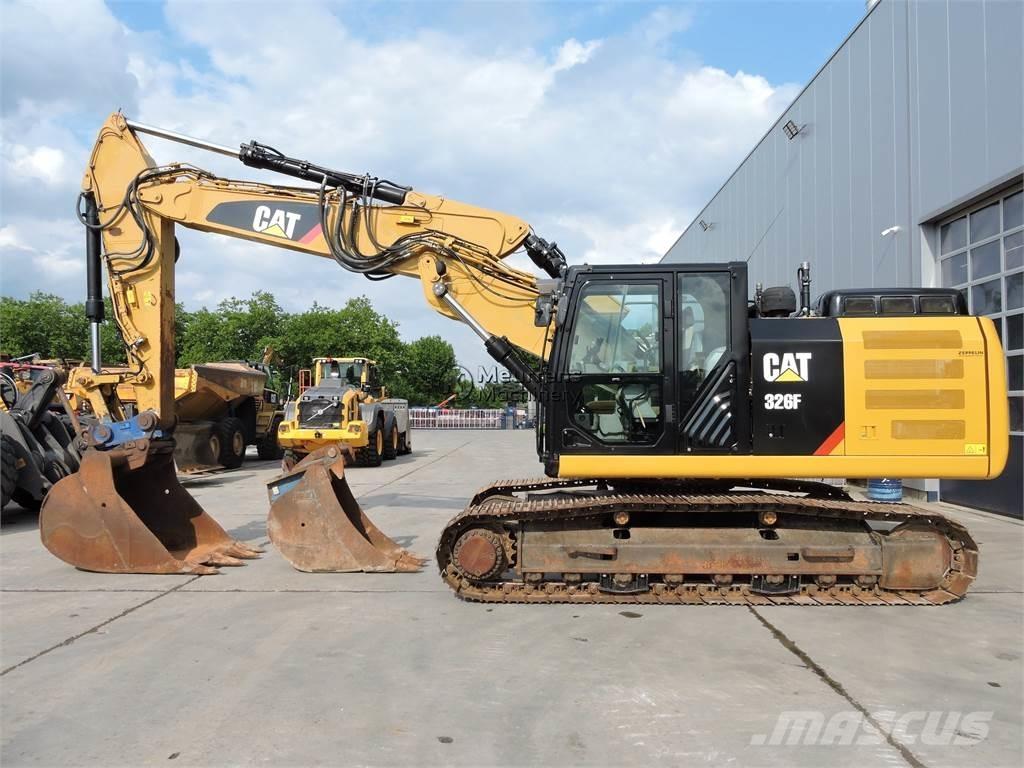 CAT 326F Excavatoare pe șenile
