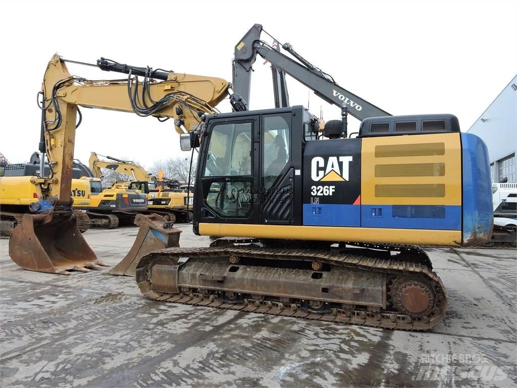 CAT 326F Excavatoare pe șenile

