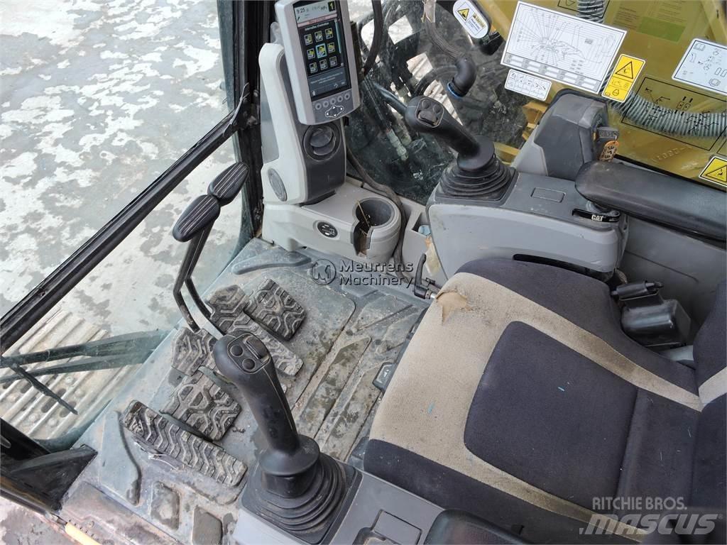 CAT 326F Excavatoare pe șenile
