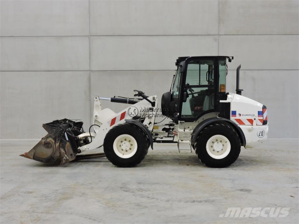 CAT 908M + FORK Incarcator pe pneuri