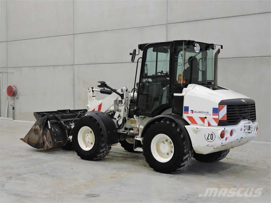 CAT 908M + FORK Incarcator pe pneuri