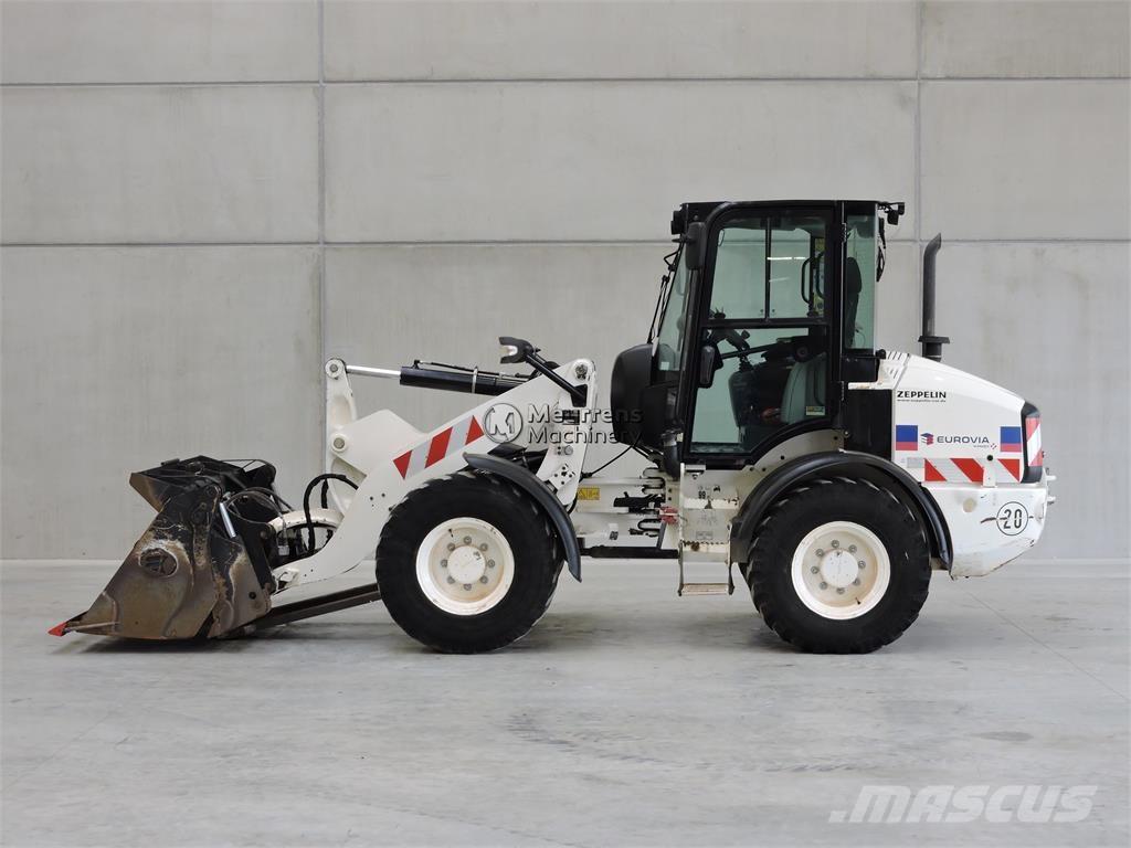 CAT 908M + FORK Incarcator pe pneuri