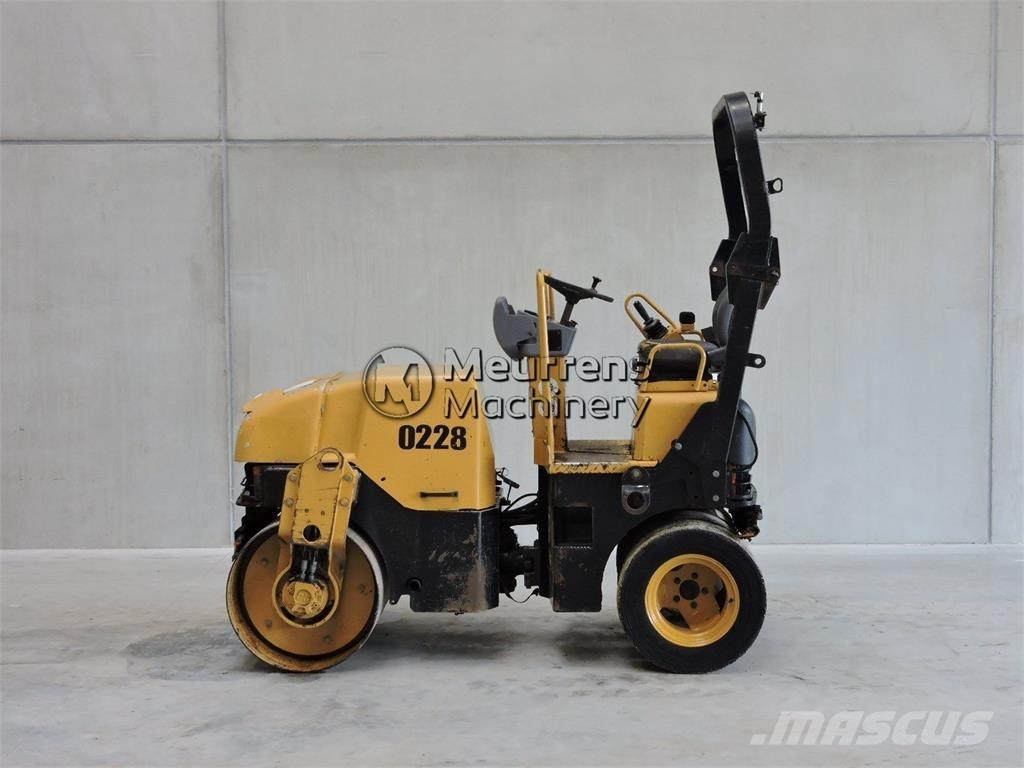 CAT CB225E Alti cilindri compactori