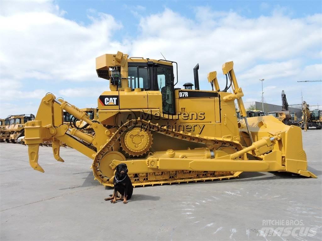 CAT D7R Buldozere
