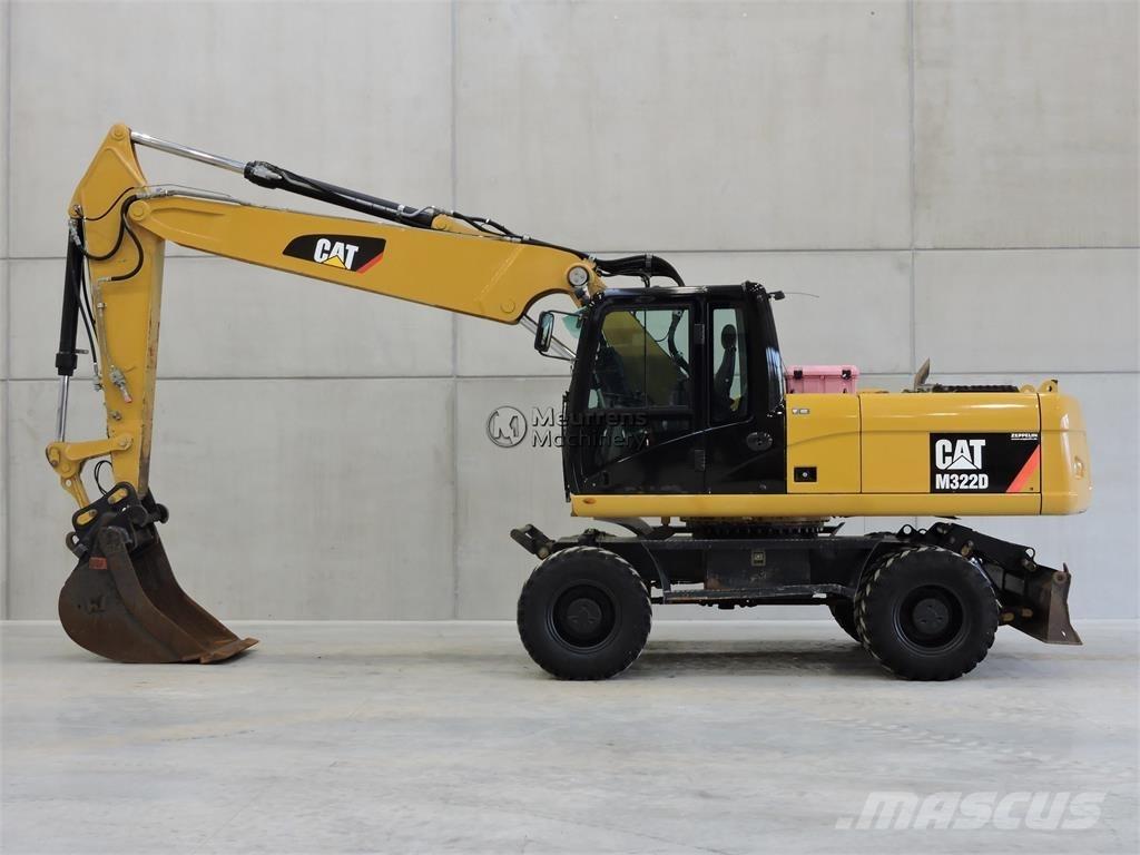 CAT M322D Excavatoare cu roti
