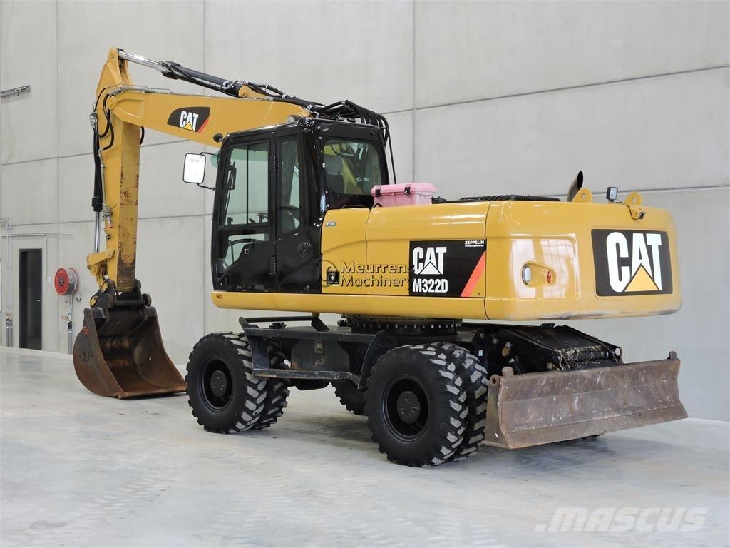 CAT M322D Excavatoare cu roti