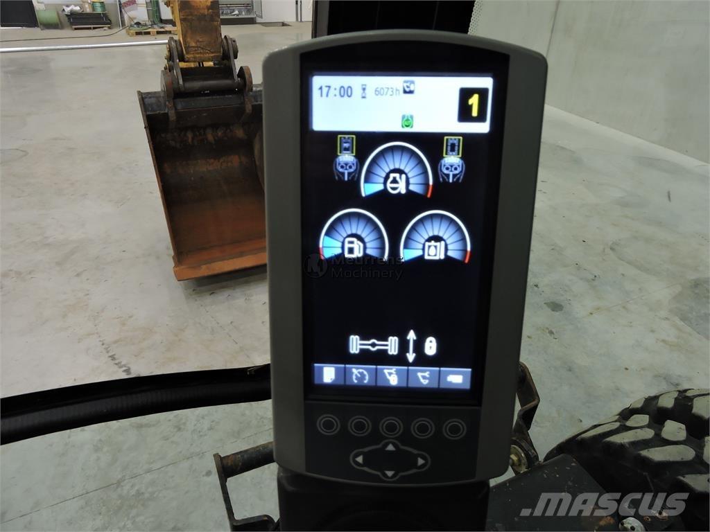 CAT M322D Excavatoare cu roti