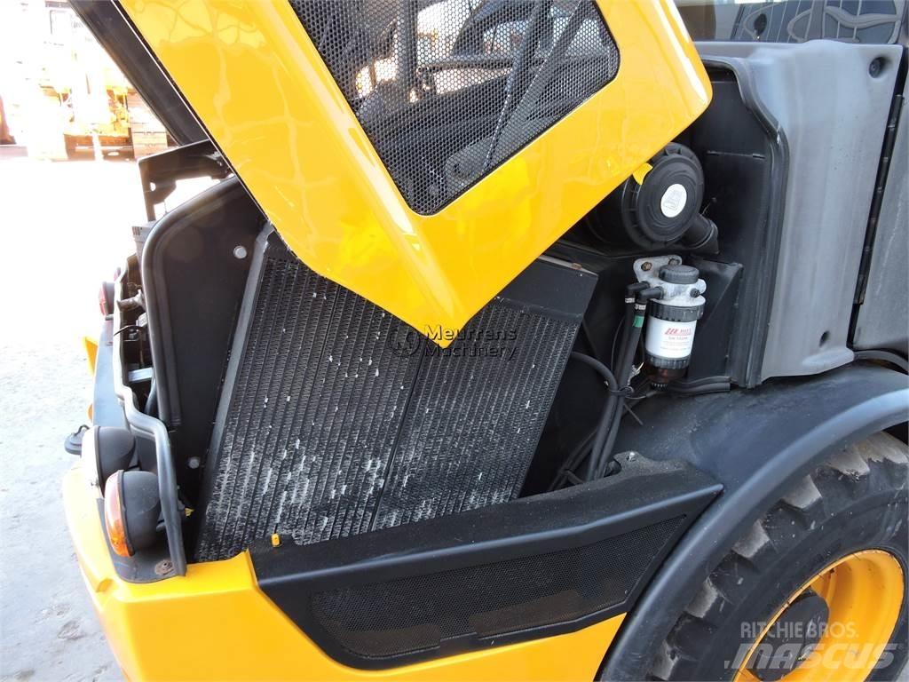 JCB 406 Incarcator pe pneuri