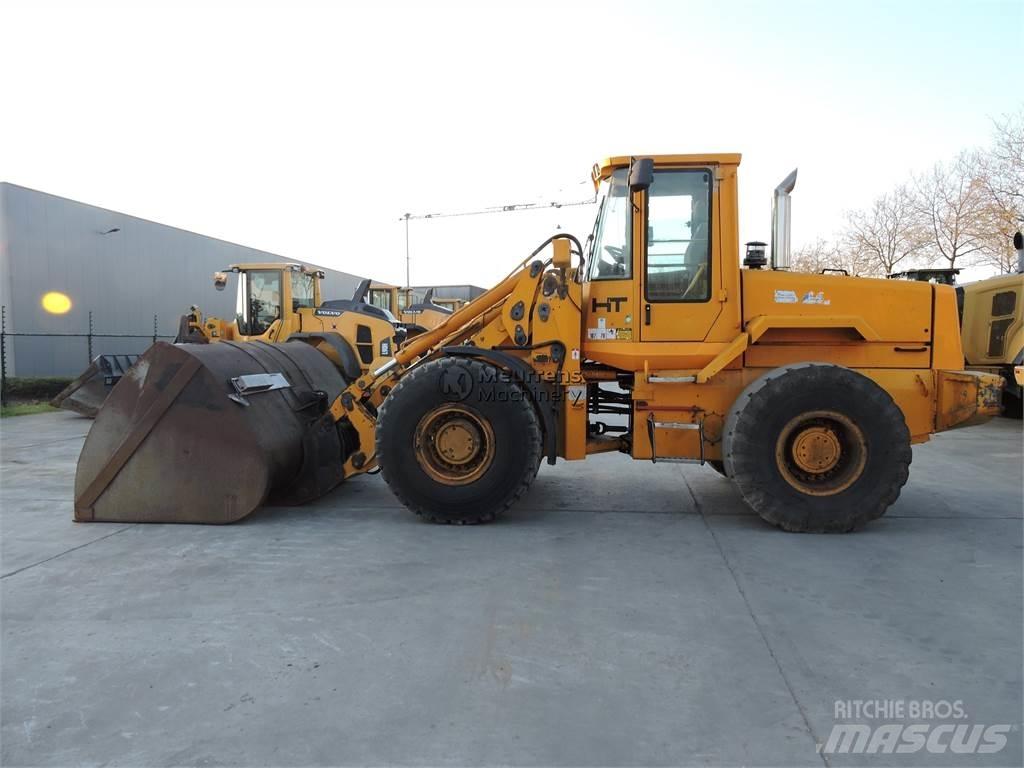 JCB 436B Incarcator pe pneuri