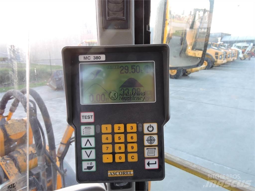 JCB 436B Incarcator pe pneuri