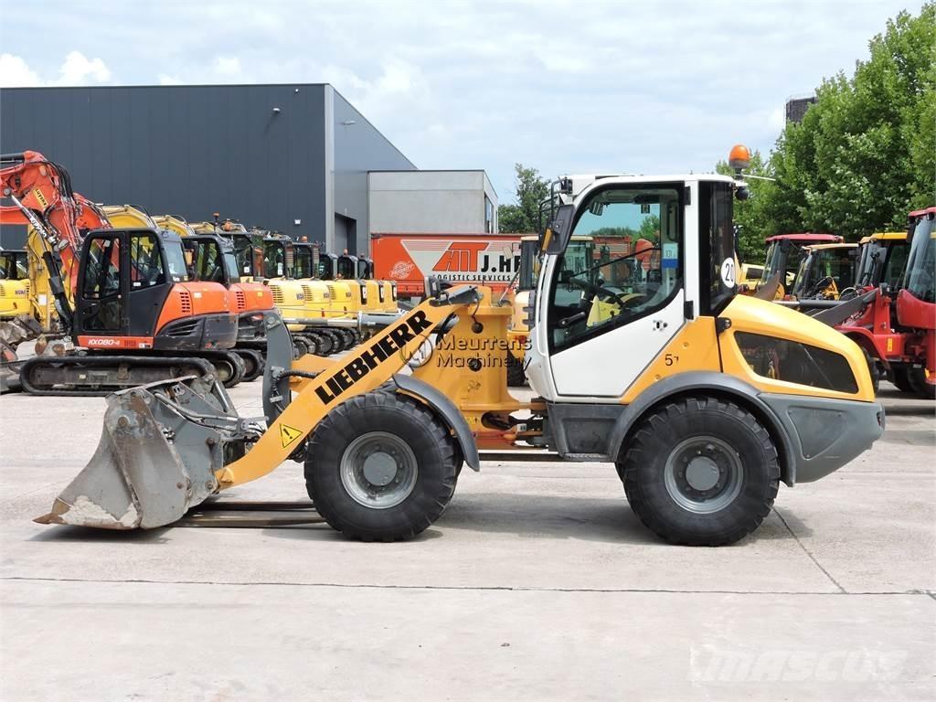 Liebherr L508 + FORK Incarcator pe pneuri