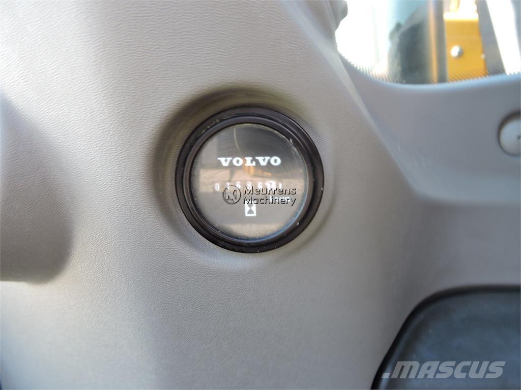 Volvo ECR235EL Excavatoare pe șenile
