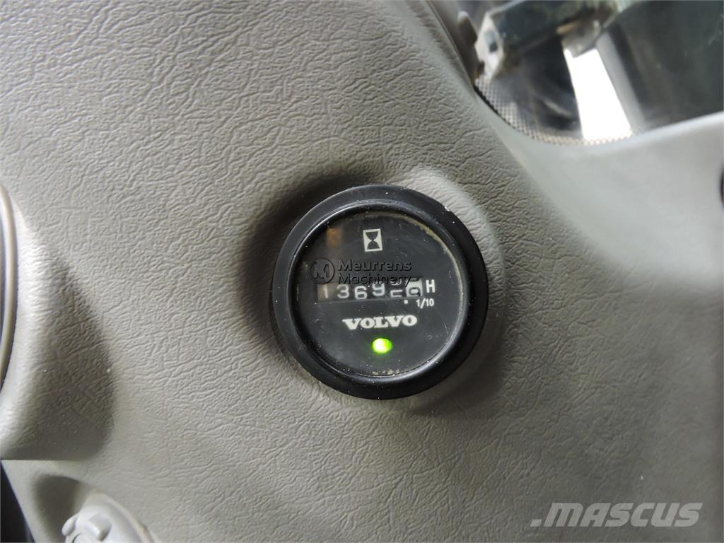 Volvo EW140C Excavatoare cu roti