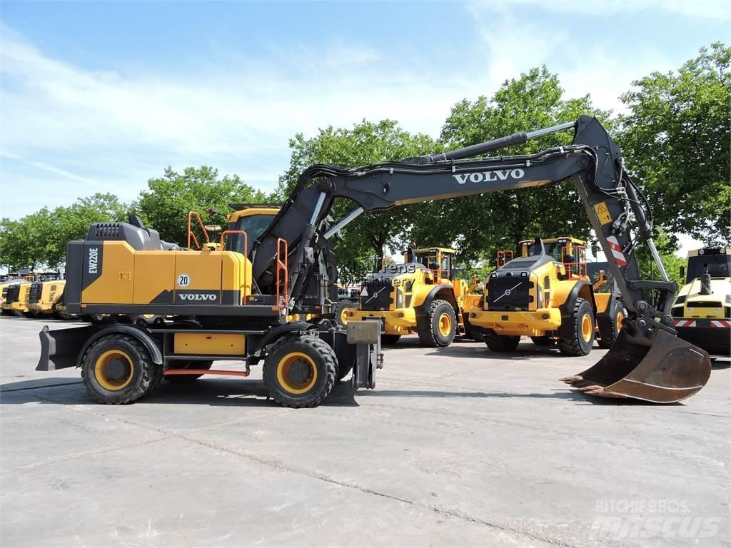 Volvo EW220E GERMAN Excavatoare cu roti