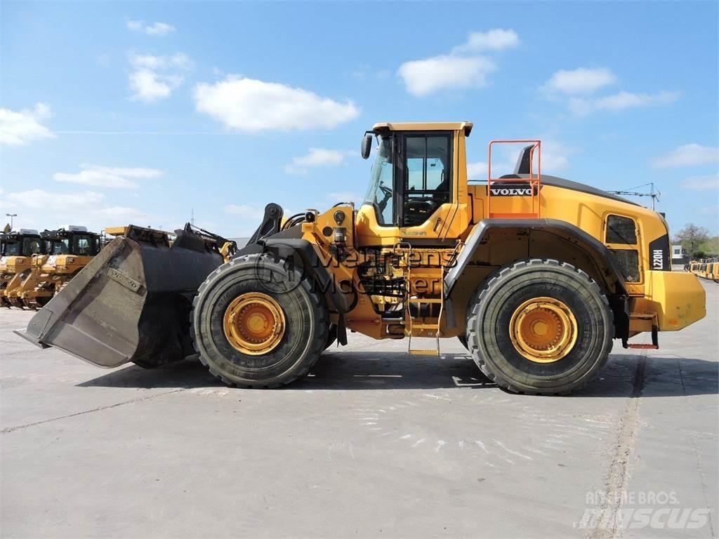 Volvo L220H Incarcator pe pneuri