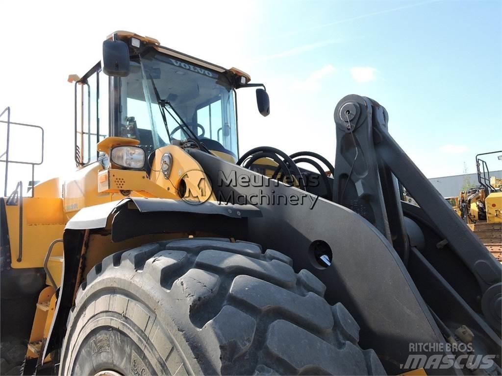 Volvo L220H Incarcator pe pneuri