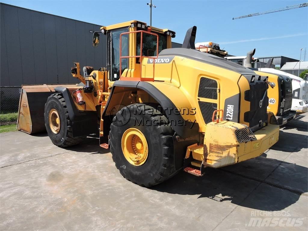 Volvo L220H Incarcator pe pneuri