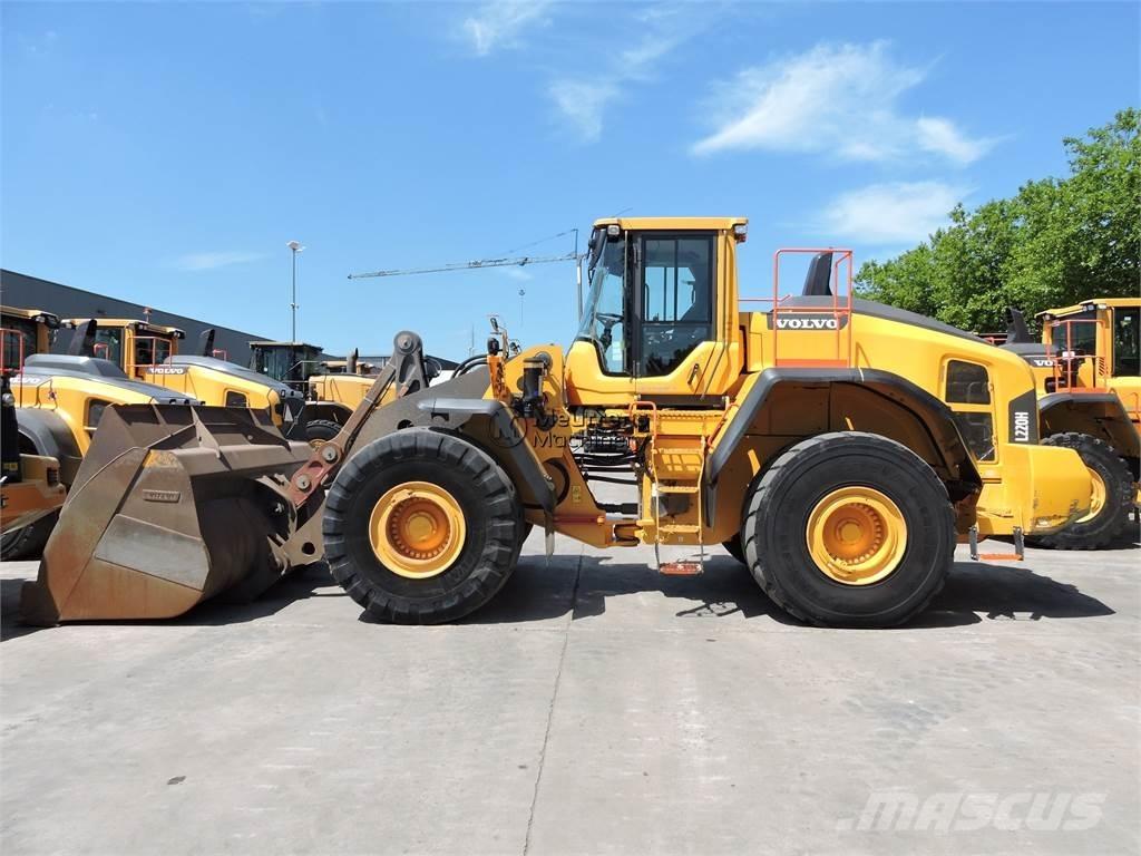 Volvo L220H Incarcator pe pneuri