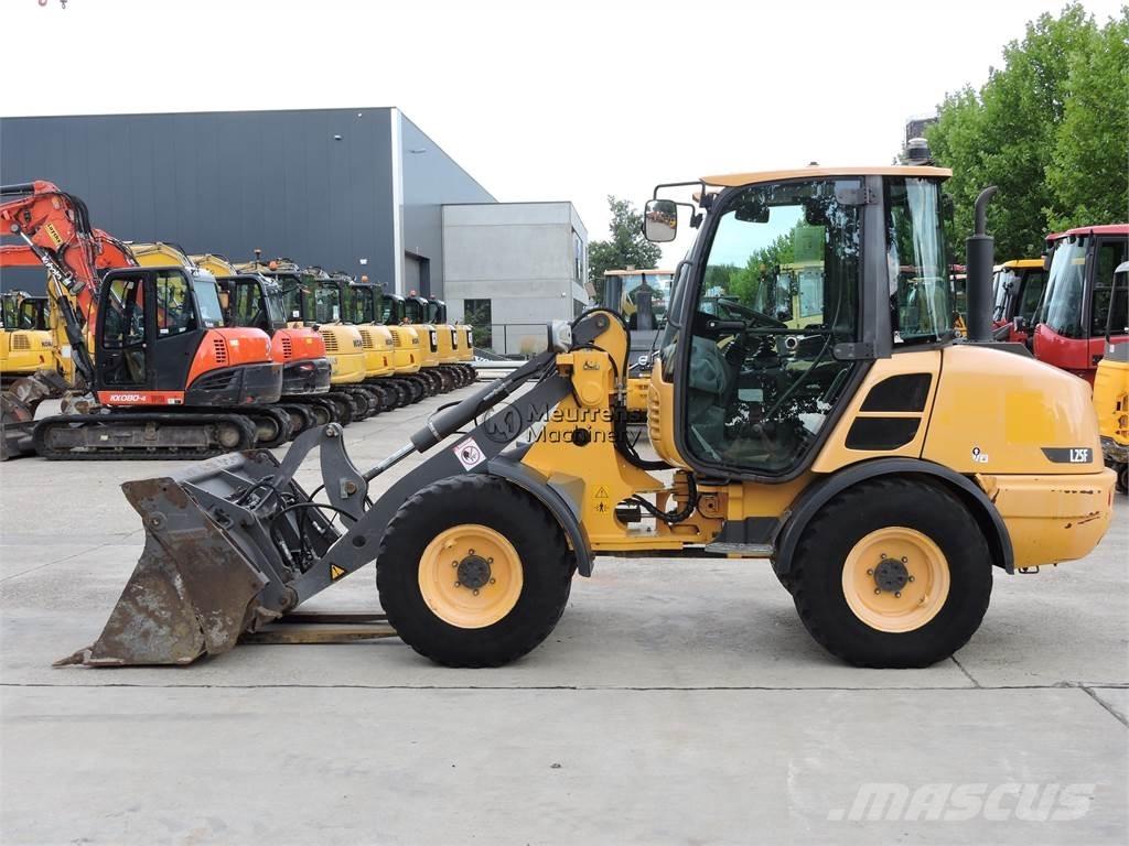 Volvo L25F + FORK Incarcator pe pneuri