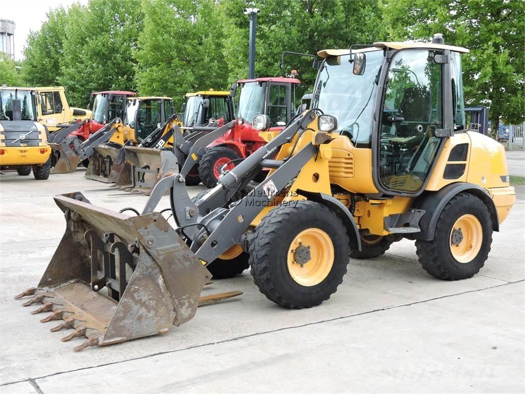 Volvo L25F + FORK Incarcator pe pneuri