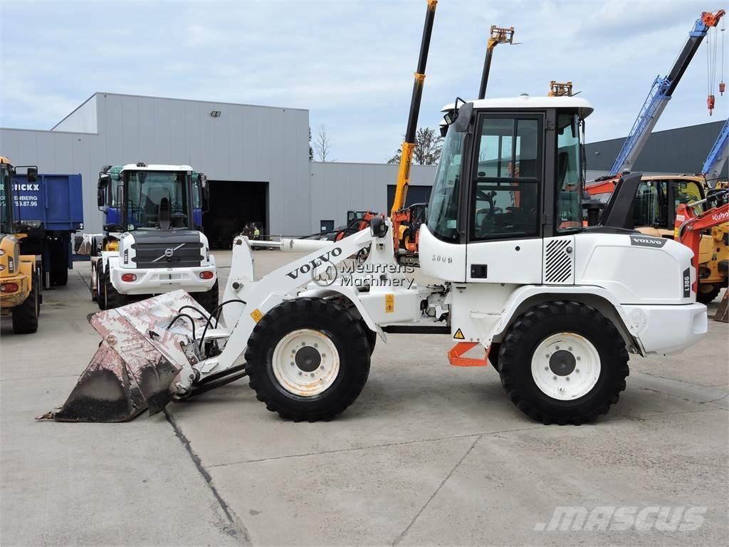Volvo L30G + FORK Incarcator pe pneuri