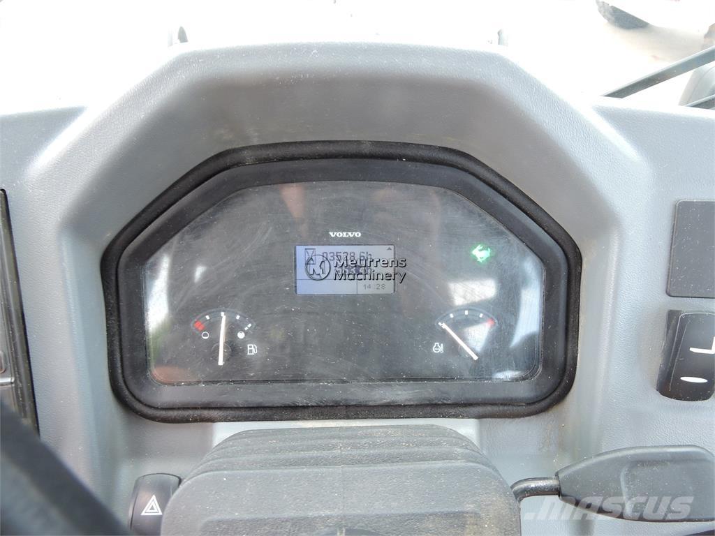 Volvo L30G + FORK Incarcator pe pneuri