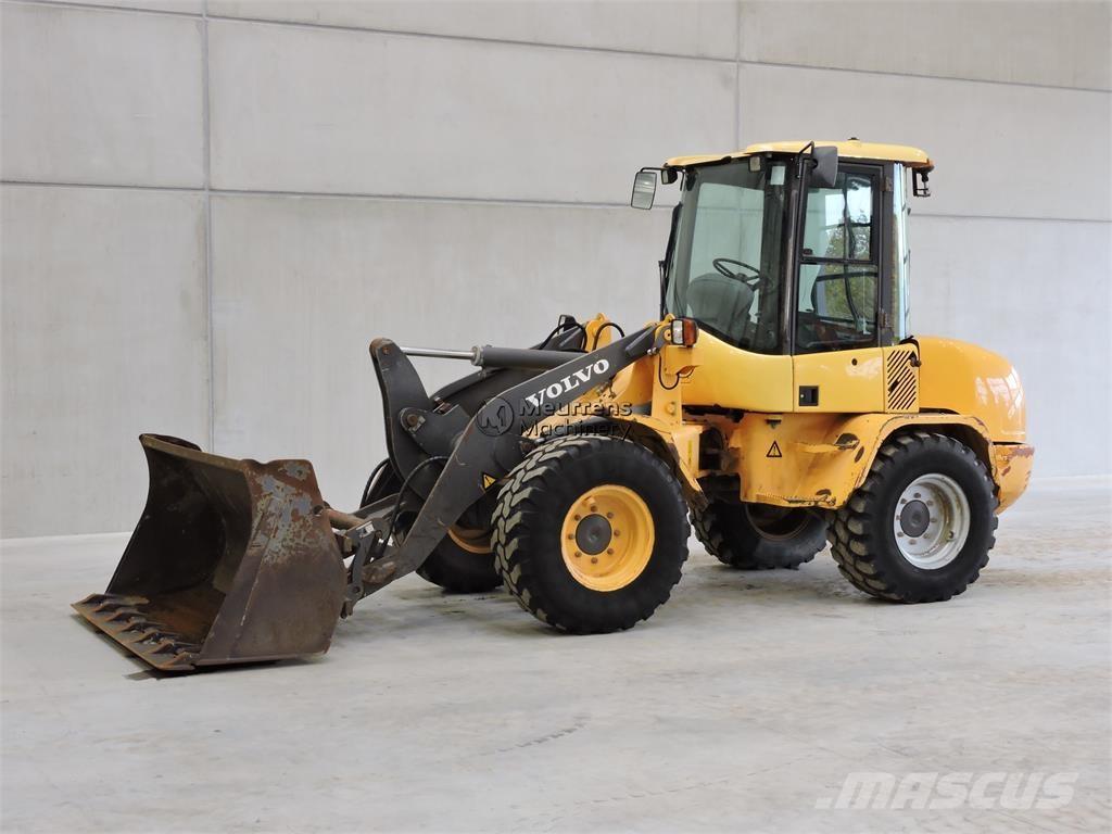 Volvo L35B Incarcator pe pneuri